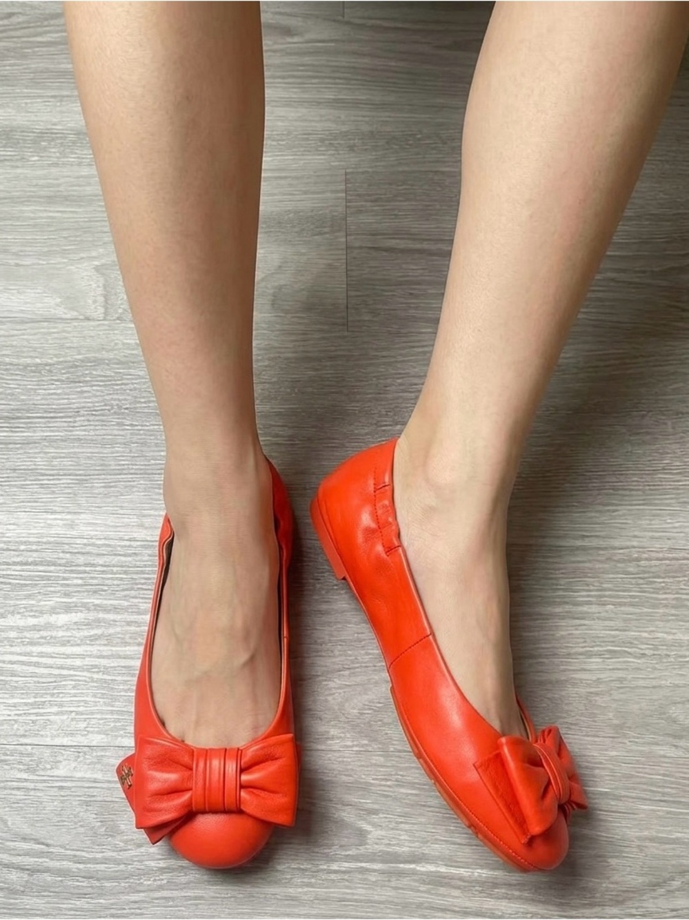 Tory Burch Divine Bow Leather Ballet Flats Samba Orange Coral Bow Size 8 M
